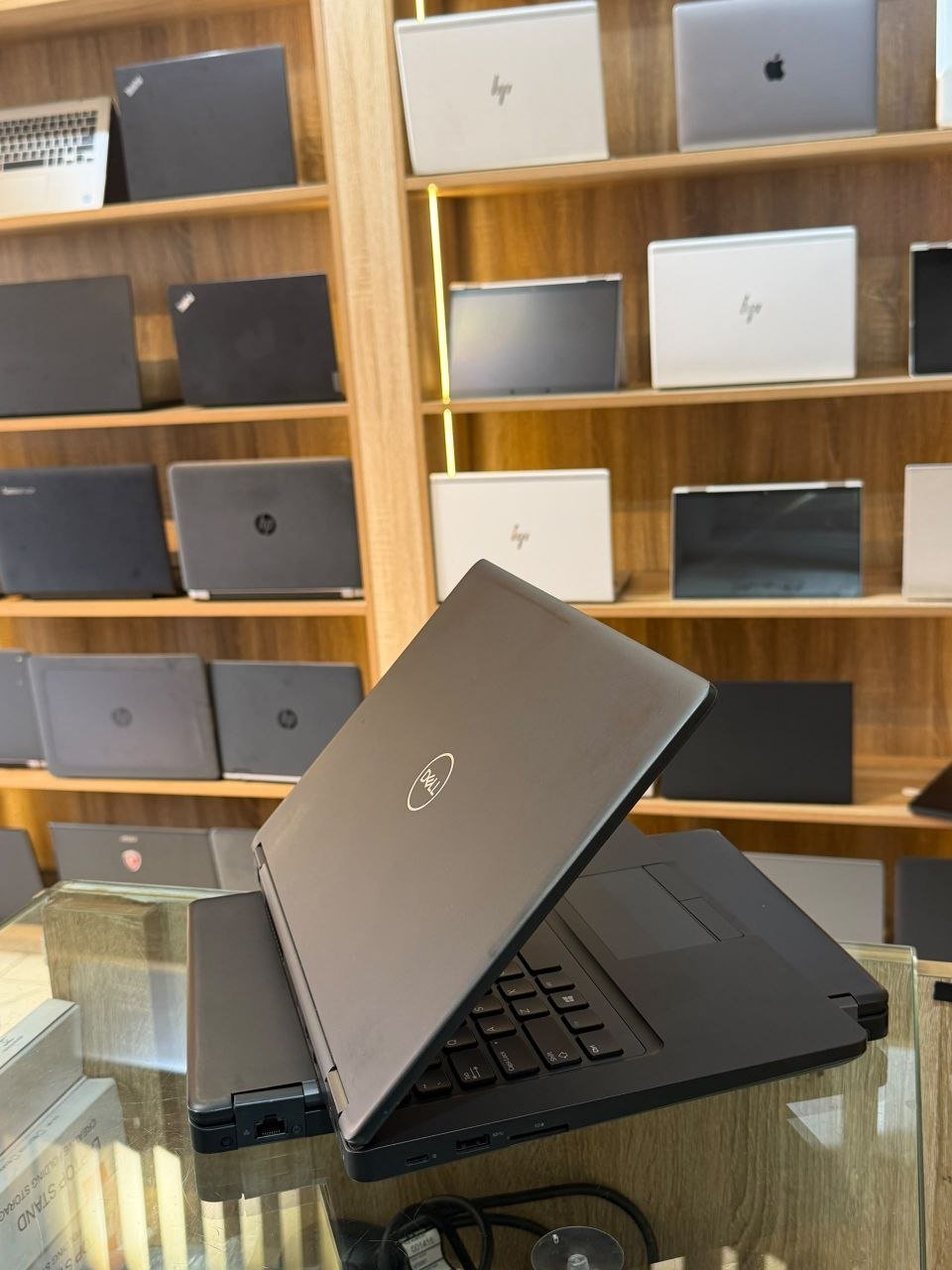 DELL LATITUDE 5480 INTEL CORE I7 7TH GENERATION view 3
