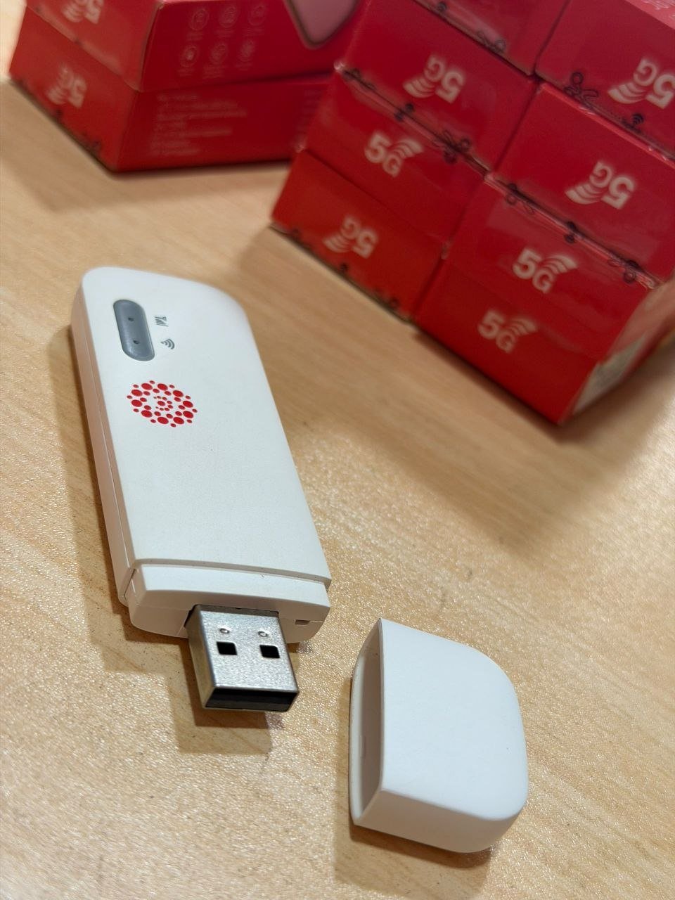 4G USB Modem with WiFi Hotspot view 3