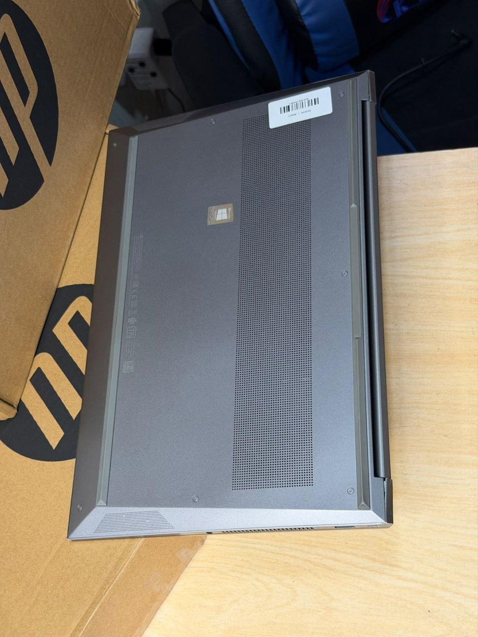 HP ZBook STUDIO G7 M Intel®️Core i7-10850H 10TH GENERATION view 3