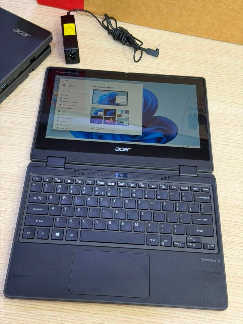 Acer TravlMate Spin x360 view 4