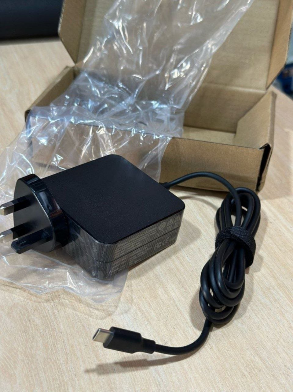 Universal Type C laptop charger view 1