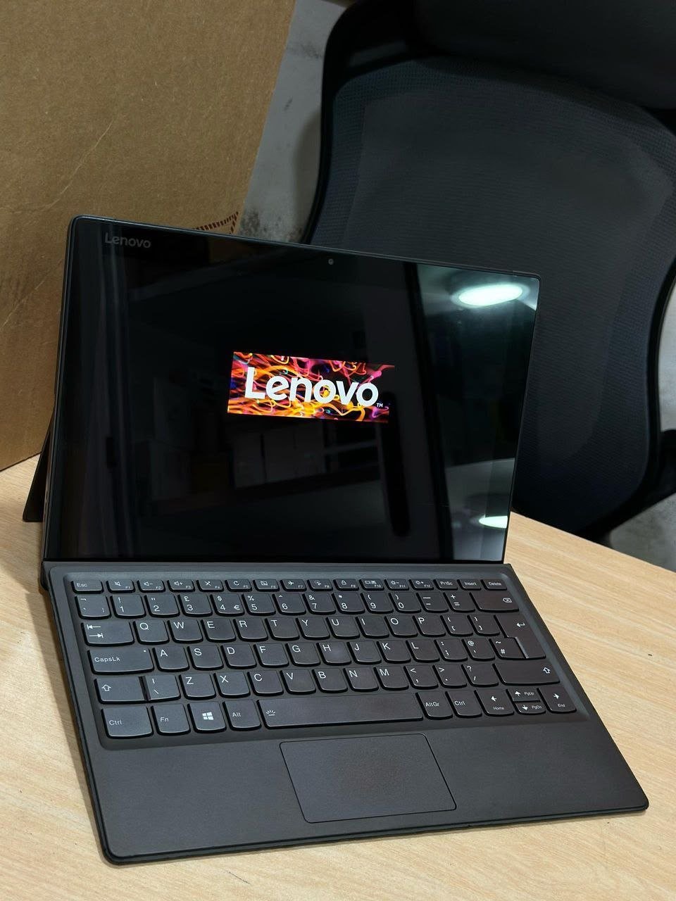 Lenovo 20M3 Detachable view 3