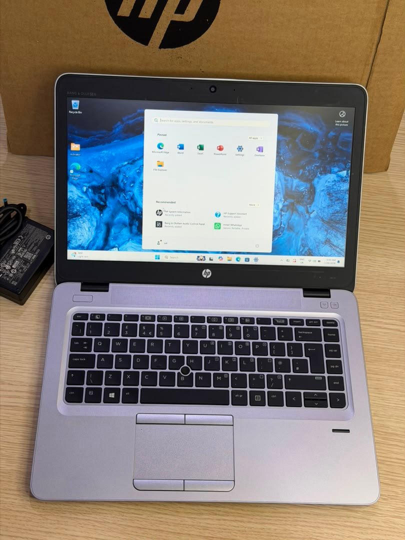 HP EliteBook 745 G3 i5 6th Generation view 4