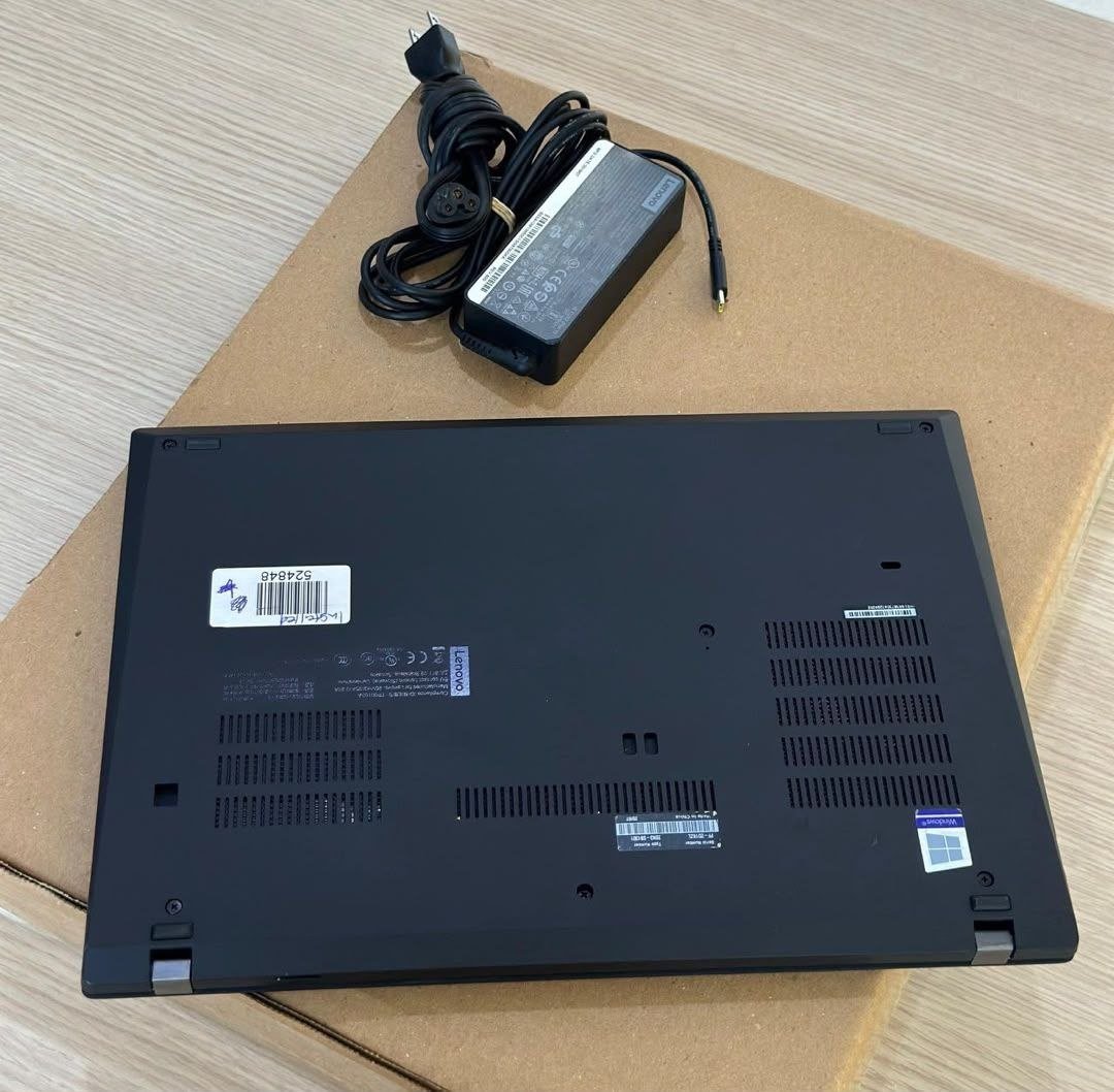 Lenovo ThinkPad T490 8th Generation view 3