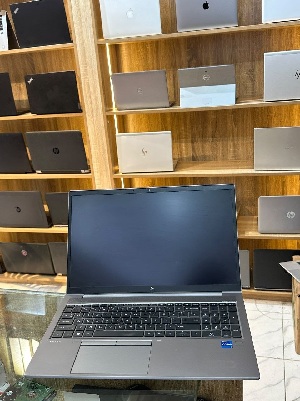 HP ZBOOK FIREFLY  G8 INTEL CORE I7 11TH GENERATION view 2