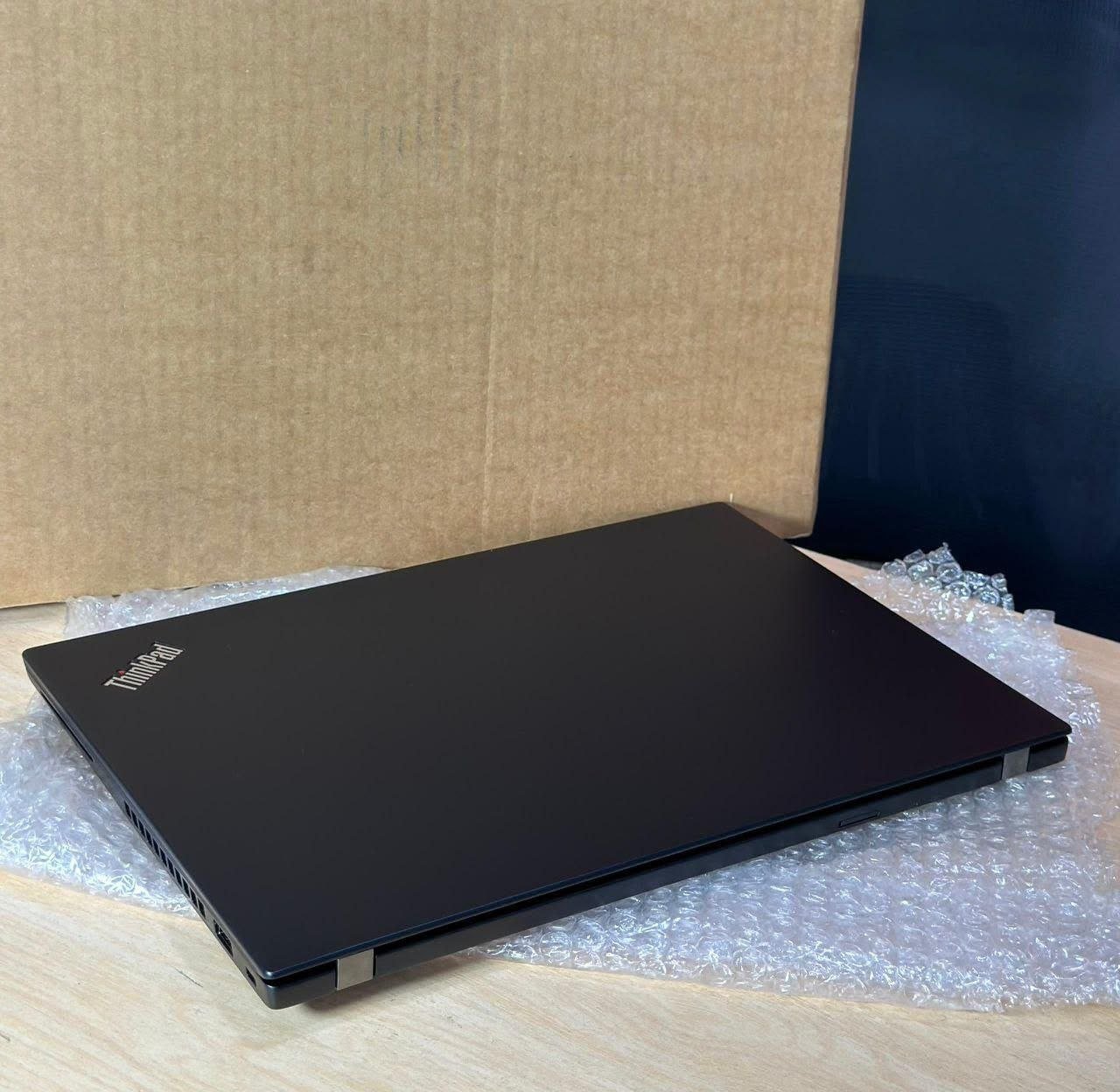 Lenovo ThinkPad T14 10th Generation view 4