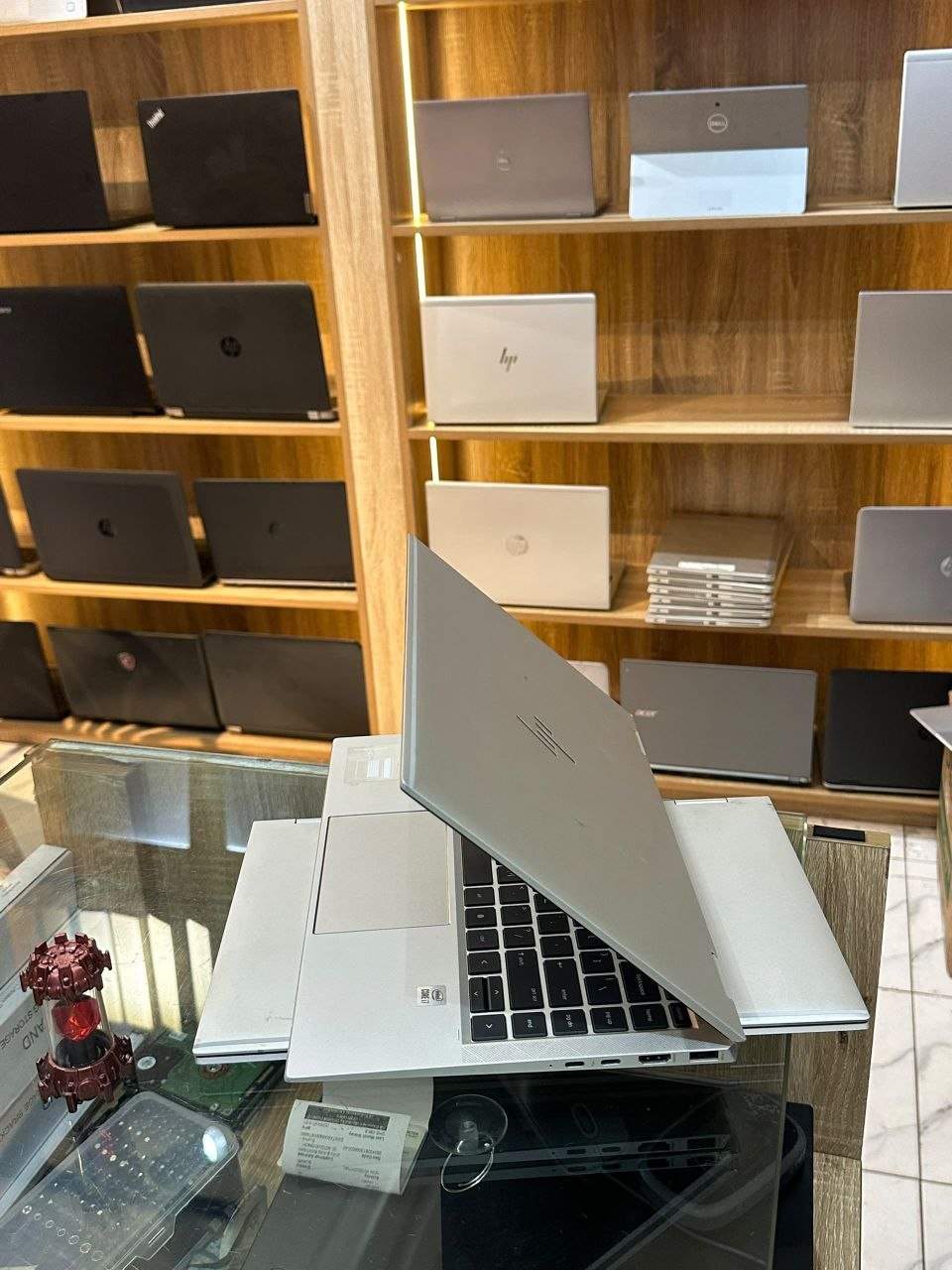 HP ELITEBOOK X360 1040 G7 INTEL CORE I7 view 4