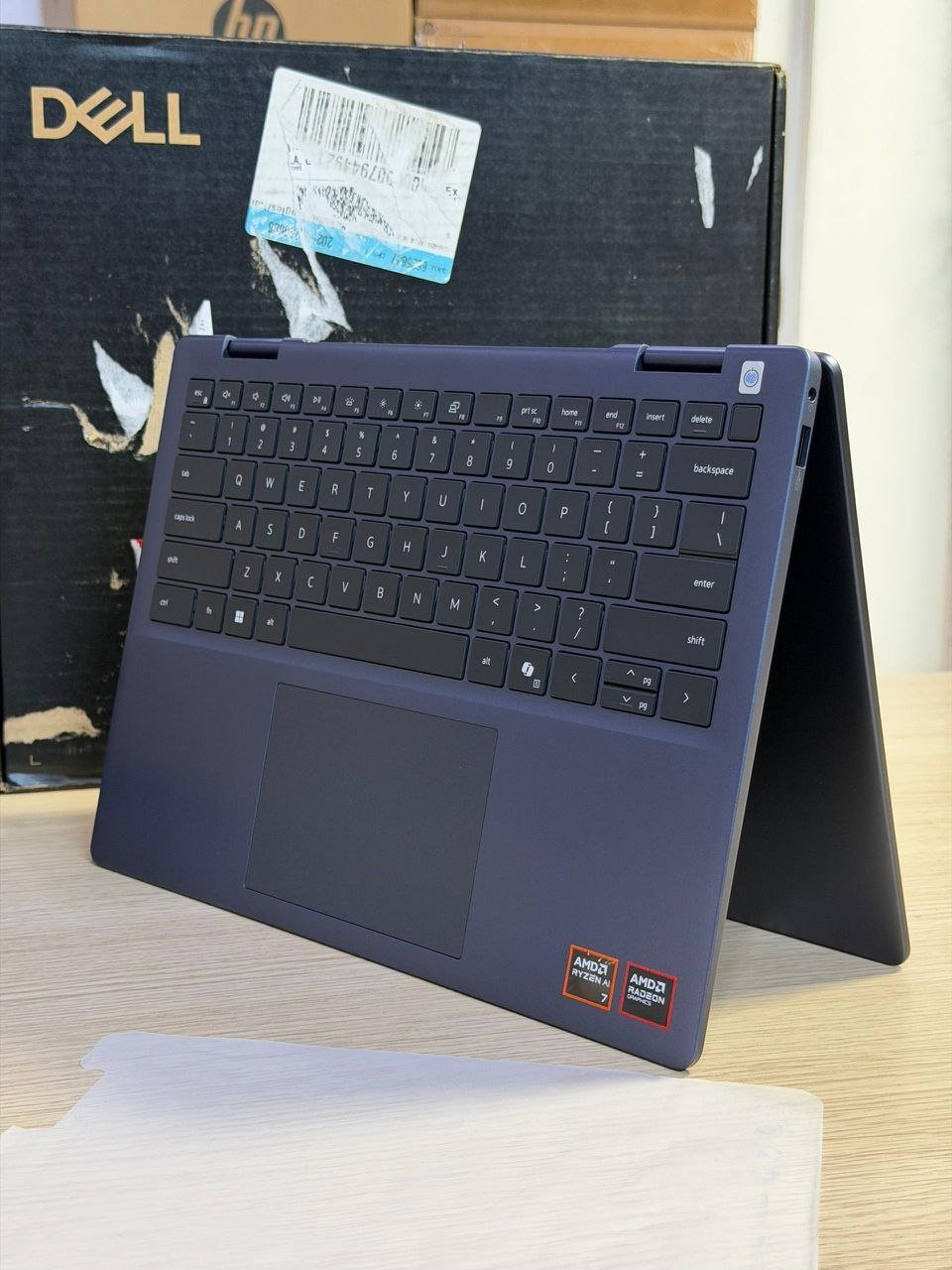 Dell 14 Plus 2-in-1 AMD Ryzen AI 7 350 view 3