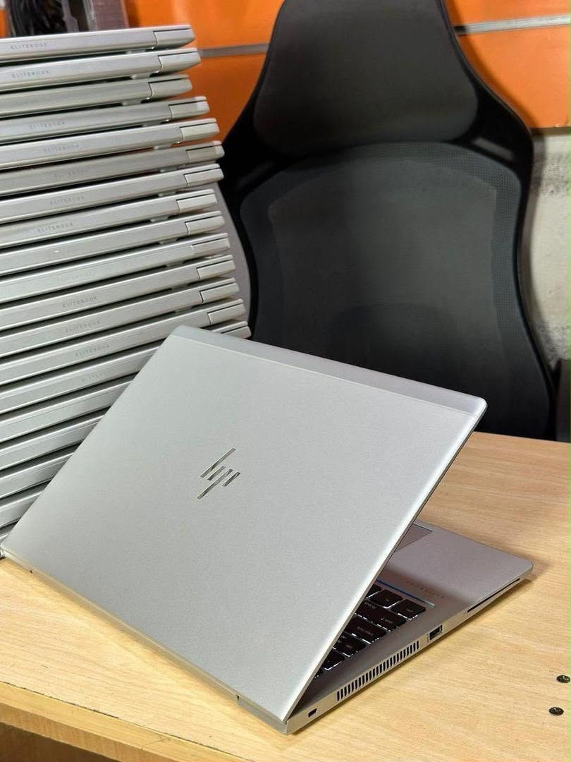 HP EliteBook 830/45 G8 i5 8th Generation view 3