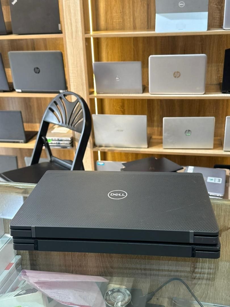 DELL LATITUDE 7400 INTEL CORE I5 8TH GENERATION view 3