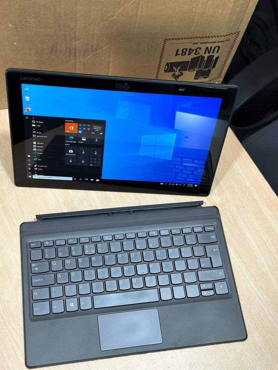 Lenovo 20M3 Detachable view 2