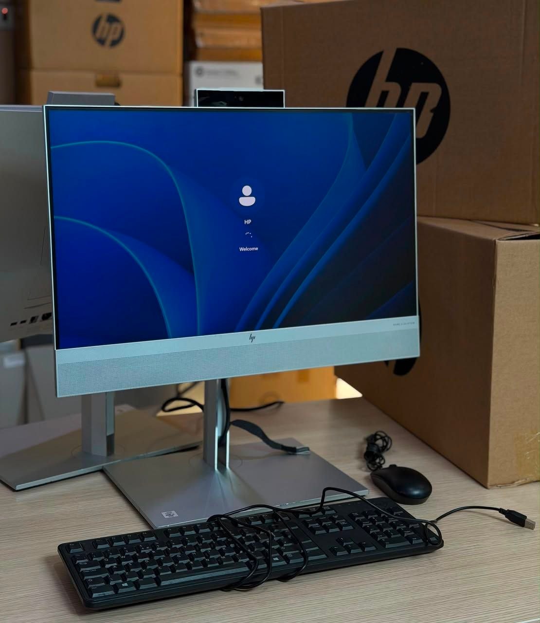 HP EliteOne 800 G6 24” All-in-One Desktop view 5