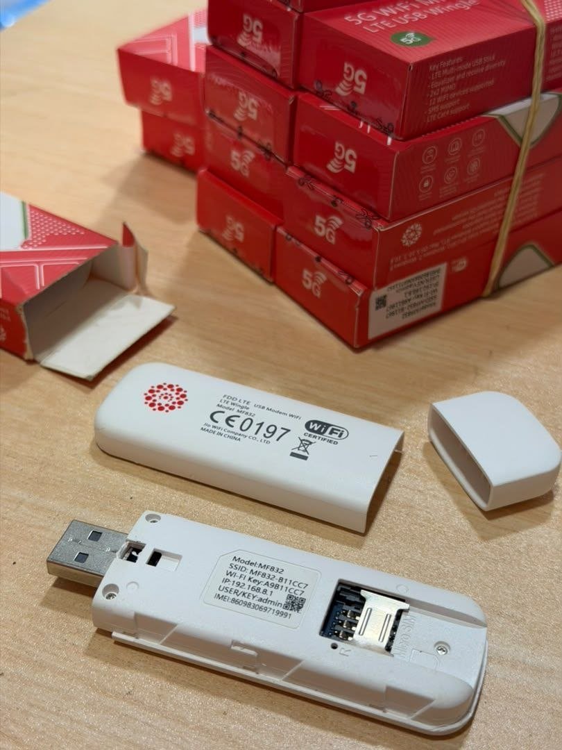 4G USB Modem with WiFi Hotspot view 4
