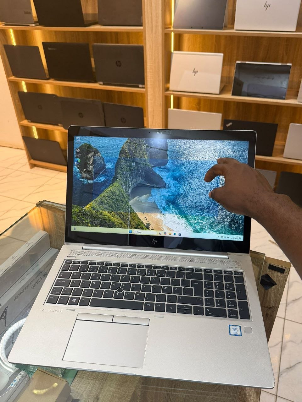 HP ELITEBOOK 850 G6 INTEL CORE I7 8TH GENERATION view 1